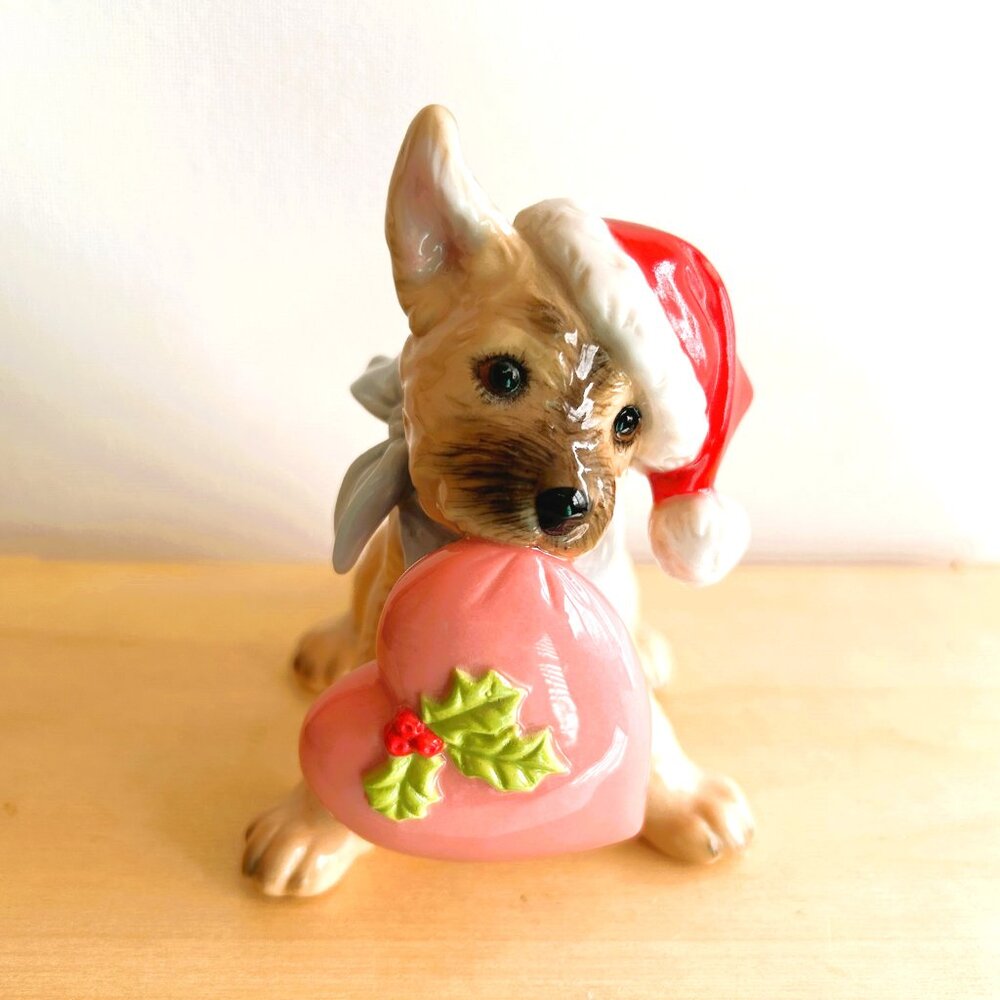 Coalport Whiskers and Paws "With Love" Christmas Figurine